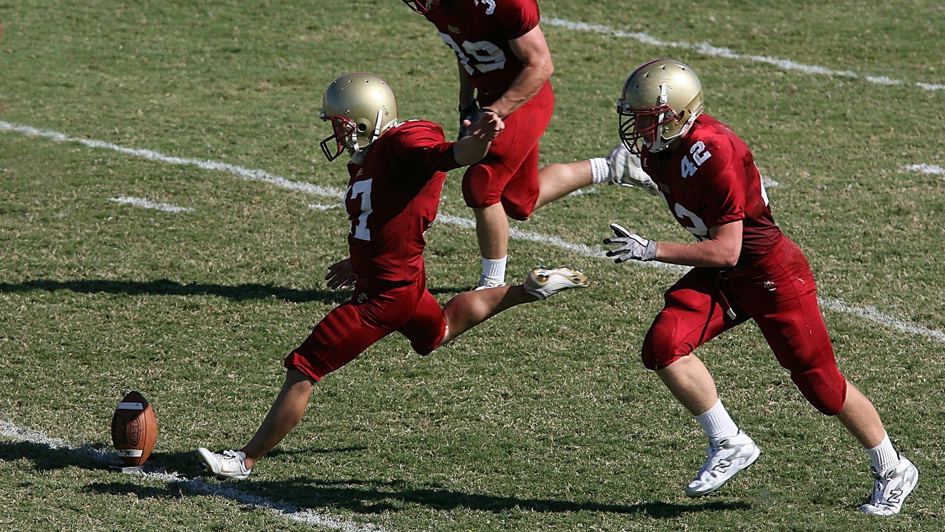 中国冰雪运动蓬勃发展，年轻选手国际赛场崭露头角