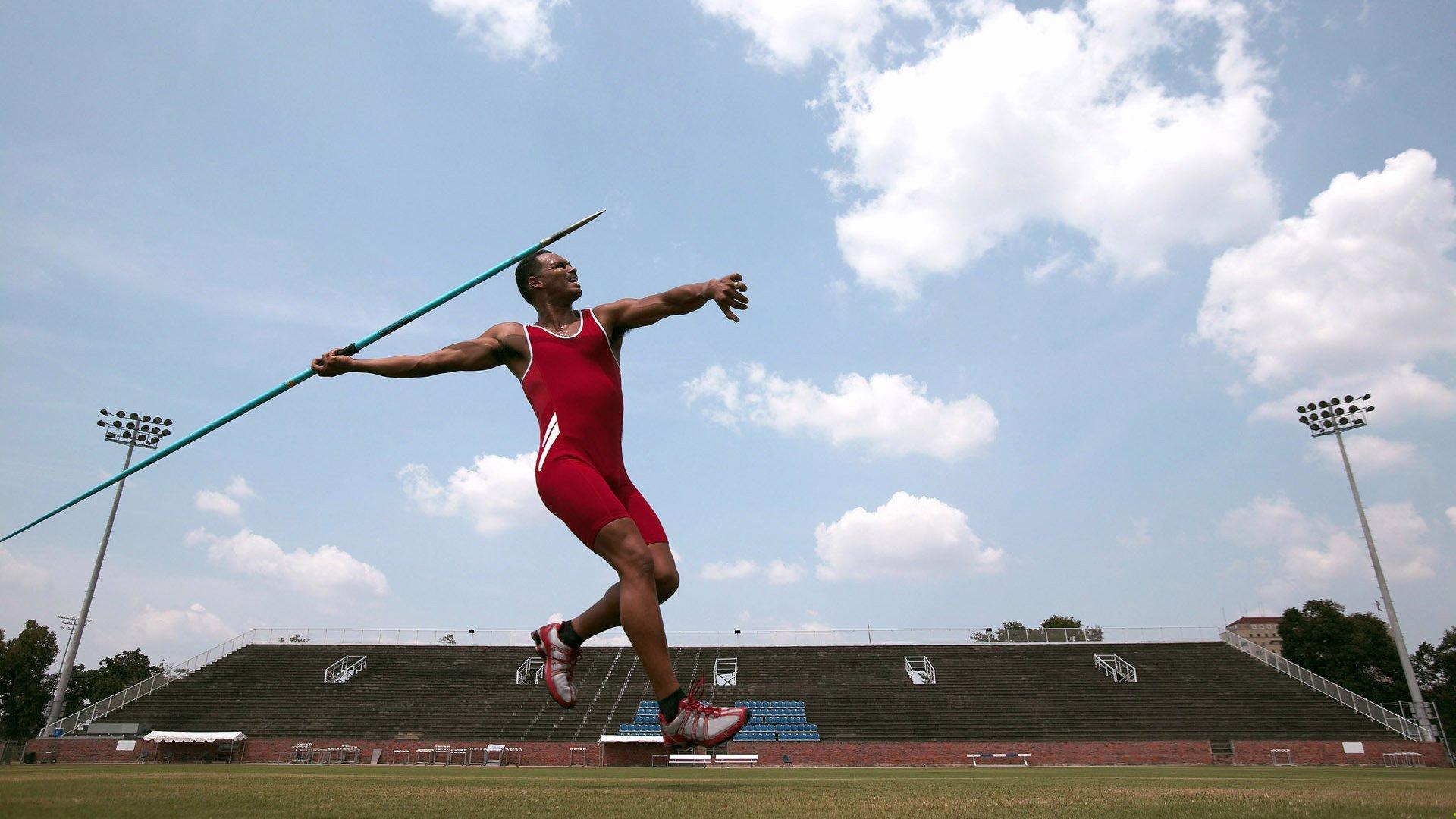 伤病阴影下的王者归来，传奇运动员复出之路引全球瞩目