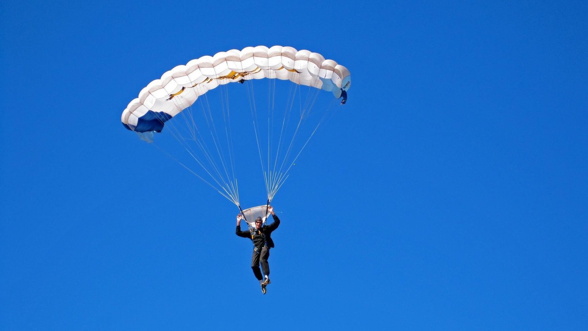 纳达尔强势回归红土赛场，法网前景引热议