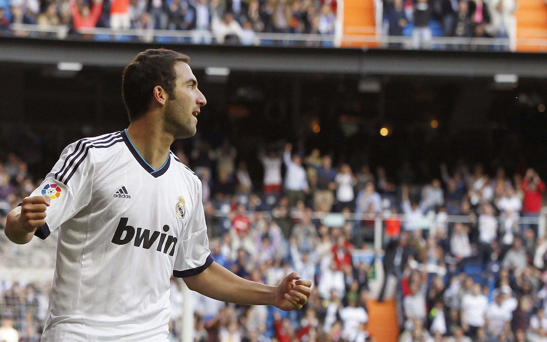 女子体育蓬勃发展，新时代女性运动员的辉煌与挑战